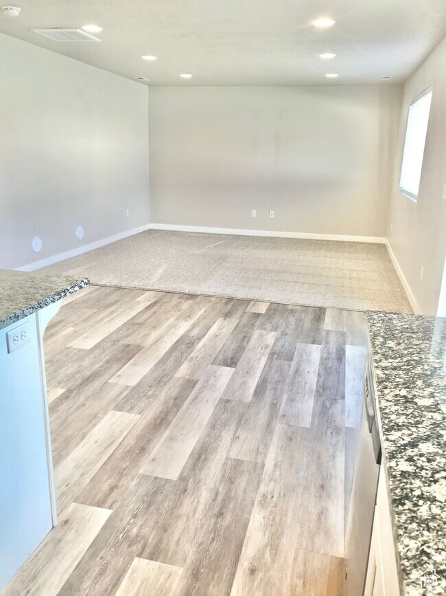 Building Photo - 455 S 390 W