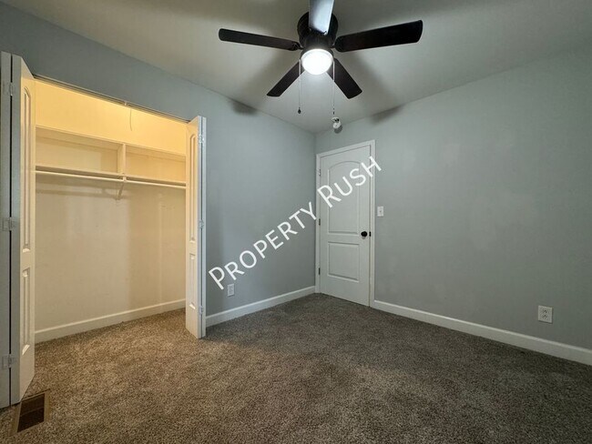 Building Photo - 806 Forest Dale Ln