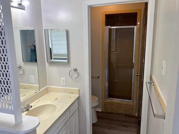 Building Photo - 806 Phillips Dr