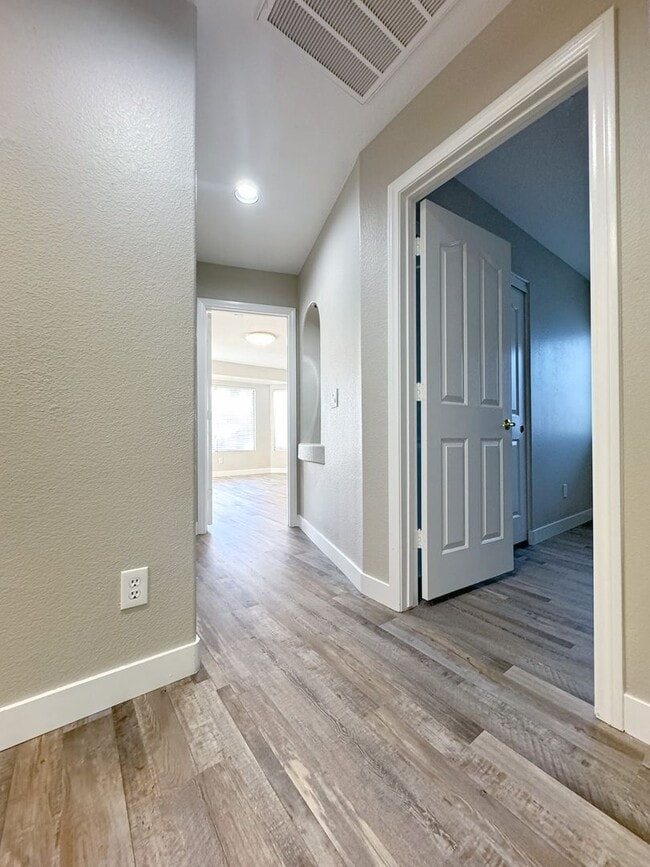 Building Photo - Newly Remolded Open Floor Plan One-Story 3 bedrooms & 2 Baths Home