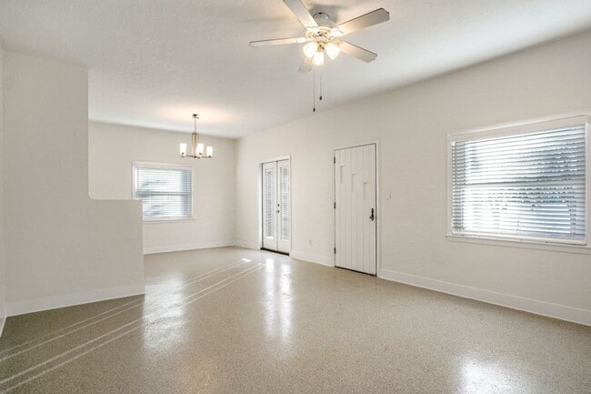 Building Photo - 1647 Lake Ella Dr