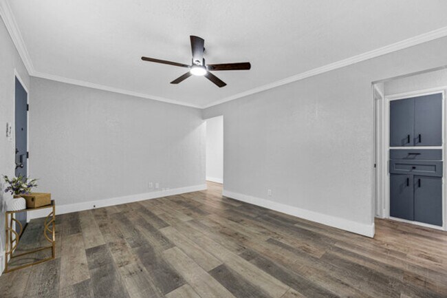 Building Photo - 1305 NW Smith Ave