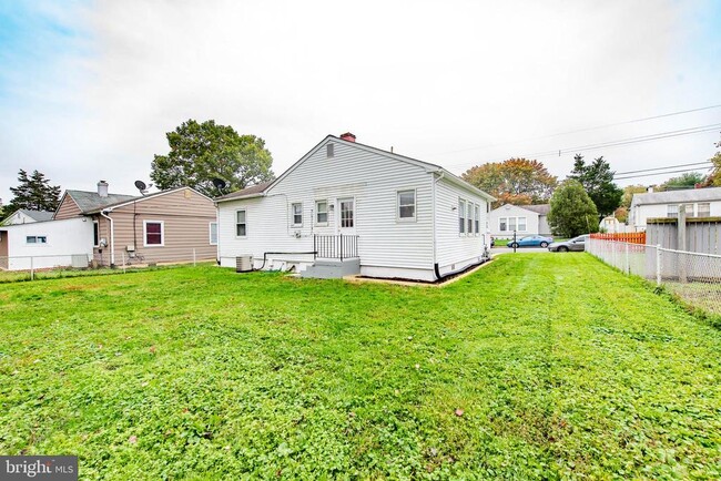 Building Photo - 919 Carroll Ave