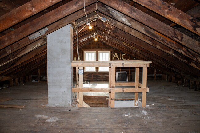 Building Photo - 34 Fair St