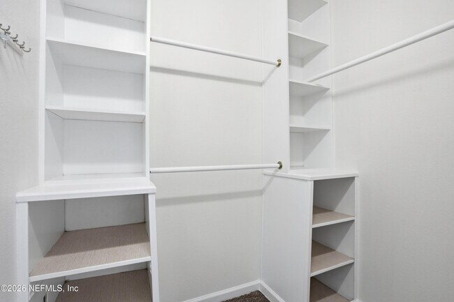 Building Photo - 7990 Baymeadows Cir E