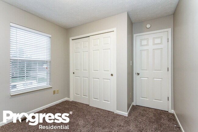 Building Photo - 6829 Silver Grove Ct