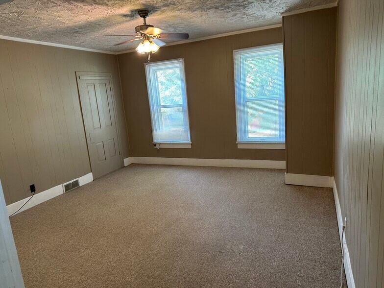 Living room - 1101 N 6th St