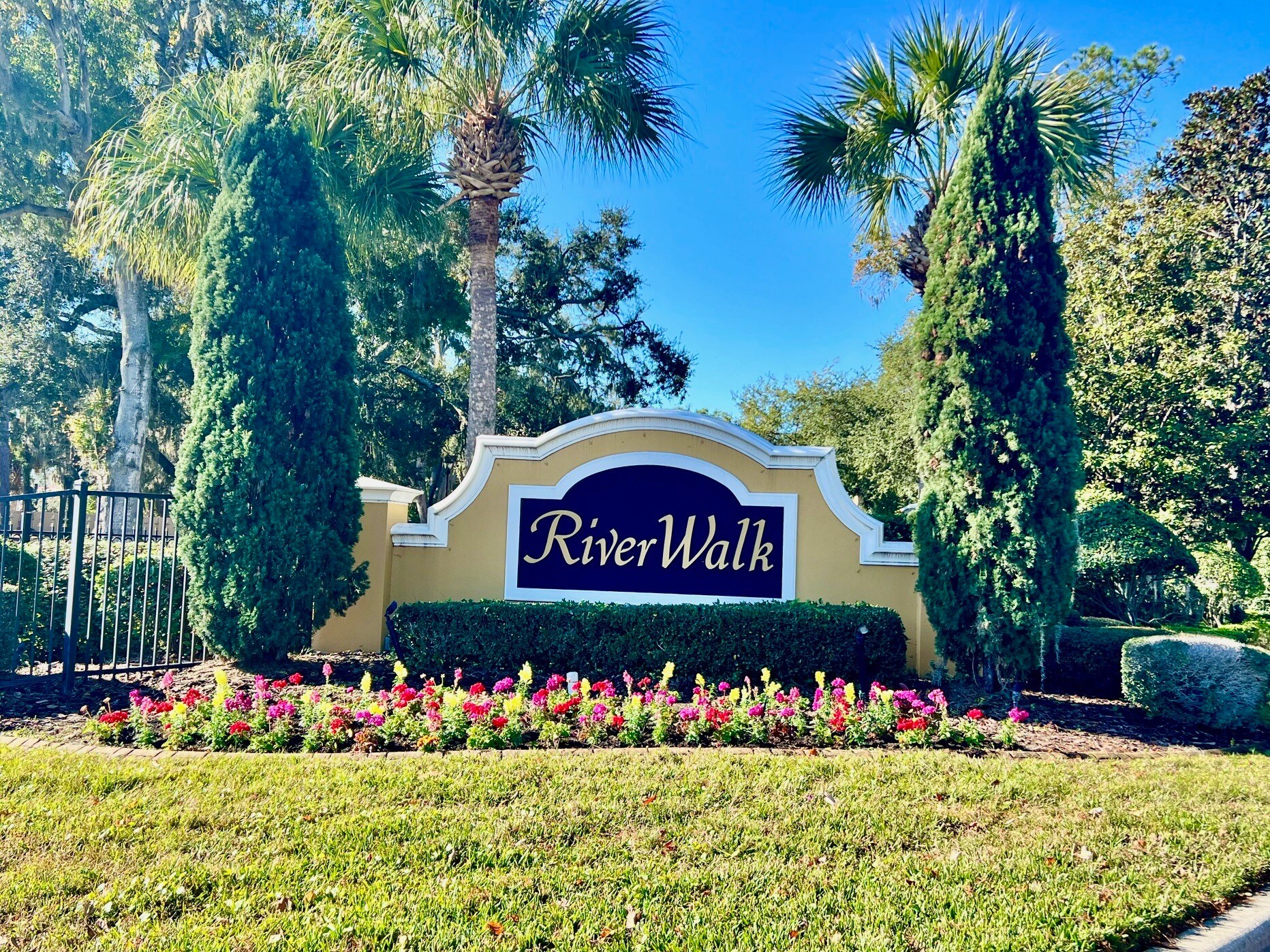 Building Photo - 10619 Shady Falls Ct