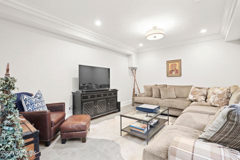 Building Photo - 39 Woodland Dr