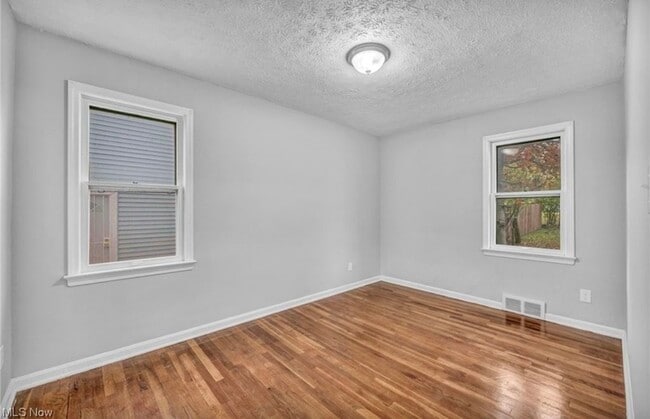 Building Photo - 24630 Alberton Rd