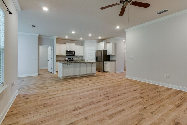 Building Photo - Turnkey 3 Bedroom Home in Firefly Community at Hammock Bay!