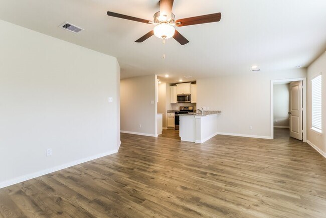 Building Photo - 400 Mustang Trot Dr