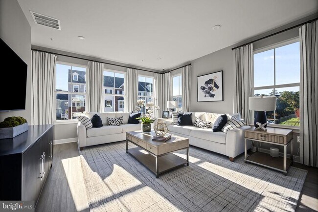 Building Photo - 171 WOODGATE Cir