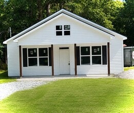 Building Photo - 107 Fairview St
