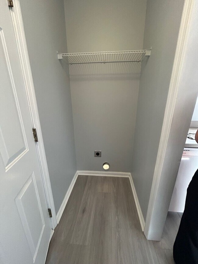 Building Photo - Charming 3BR /2BA  Home with many upgrades...