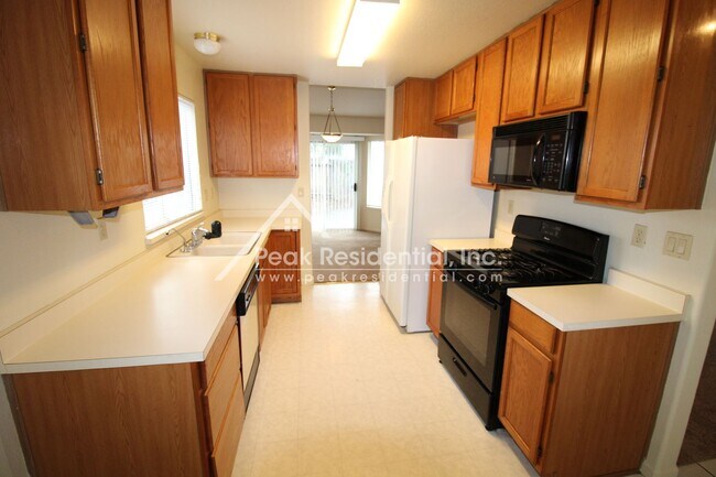 Building Photo - Nice 3bd/2ba House with 2 Car Garage near Bell & Rio Linda Blvd
