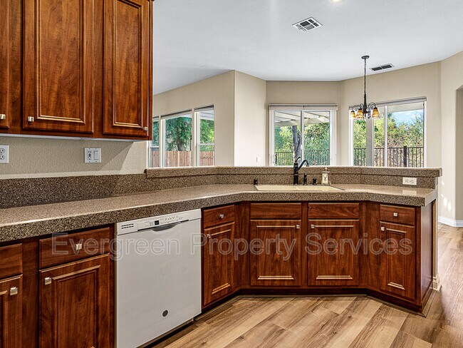 Building Photo - 12021 Gold Pointe Ln