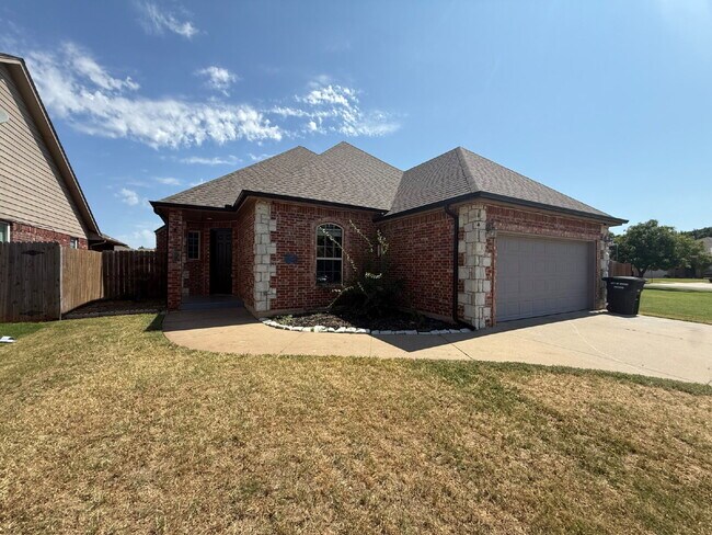 Building Photo - 3-bedroom, 2-bath home with a dedicated study located in The Creeks at Wimberley