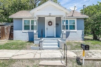 Building Photo - 402 NW 5th St