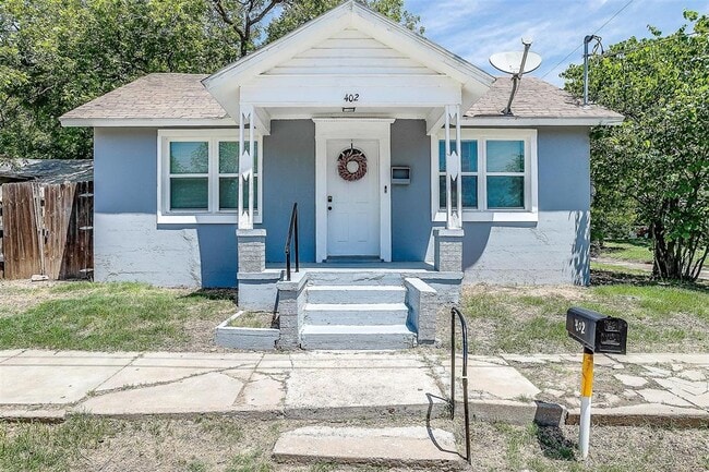Primary Photo - 402 NW 5th St