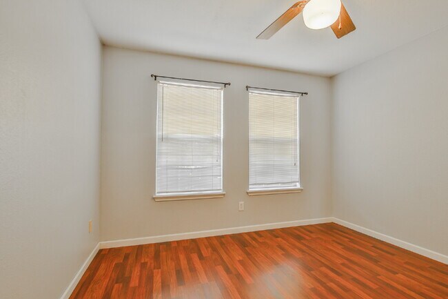 Building Photo - Wonderful 3/2/2 in North Lubbock!