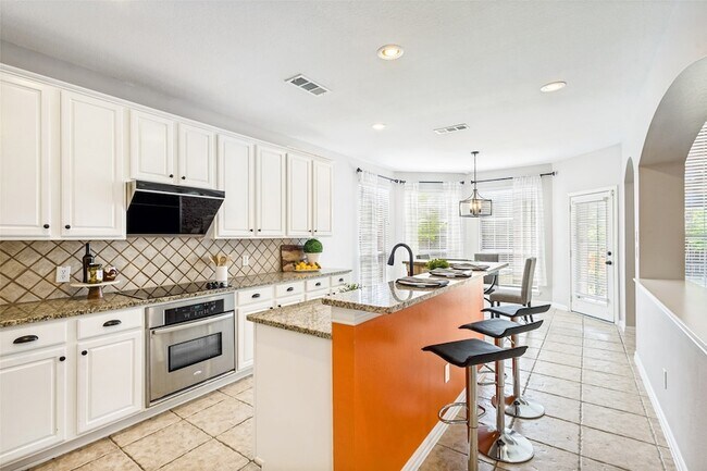 Building Photo - 7905 Purple Martin Way
