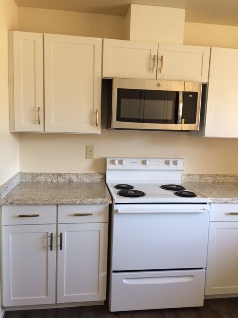 Building Photo - 1351 Jasmine Cir