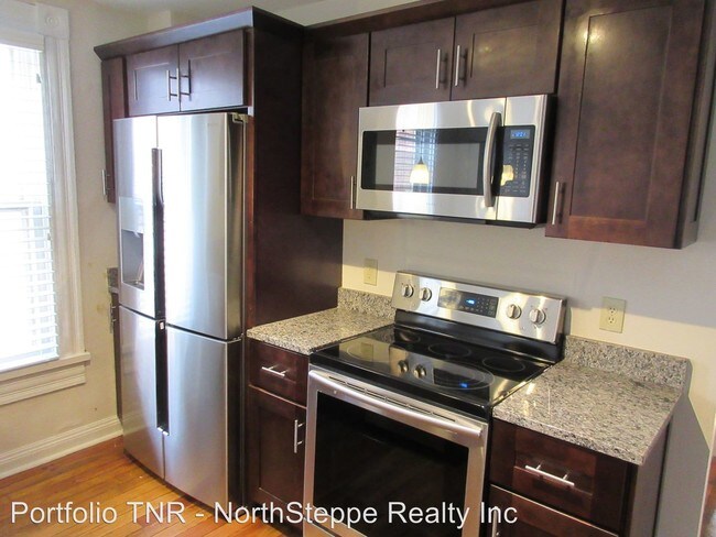 Building Photo - 694 Kerr St