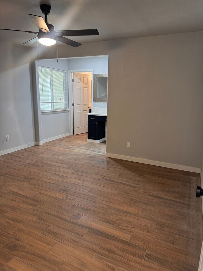 Building Photo - Newly Remolded 3 Bedroom, 2 Bath Home