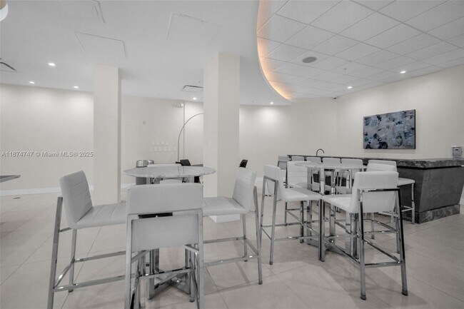 Building Photo - 3001 S Ocean Dr