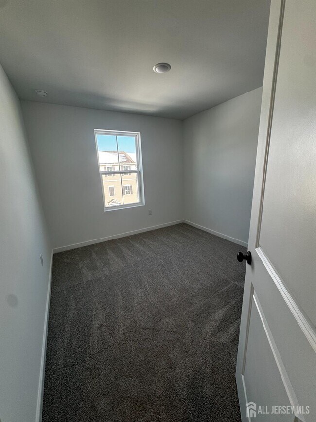 Building Photo - 59 Basswood St