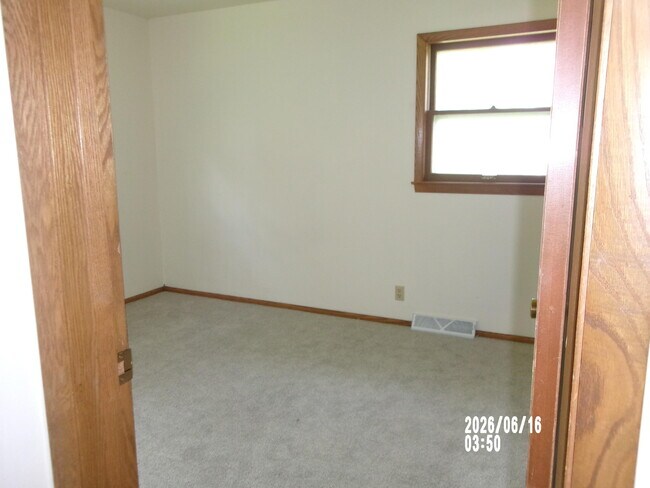 Building Photo - 18620 Midland Pl