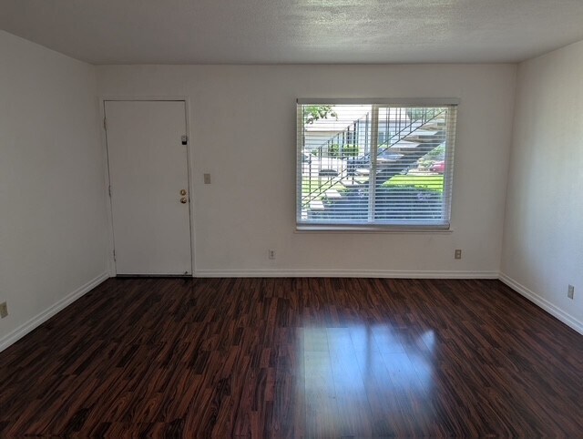 Building Photo - First-Level Townhome with Private Patio