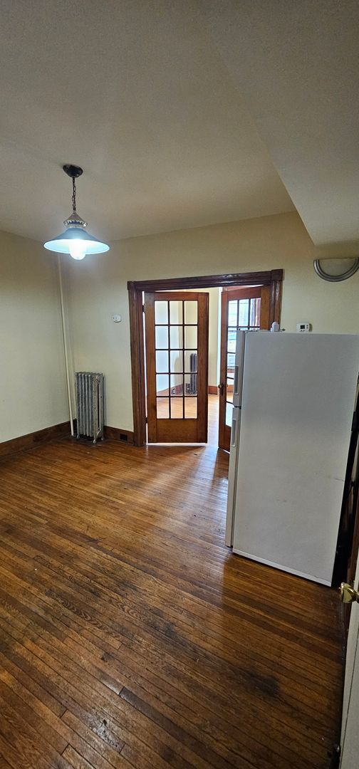 Building Photo - 2nd Floor 2 Bedroom 1 Bath Harrisburg Scho...