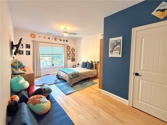 Building Photo - 3232 Brookview Rd