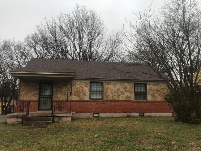 Building Photo - 2616 Dwight Rd