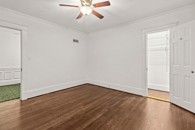 Building Photo - 1502 Tryon Rd