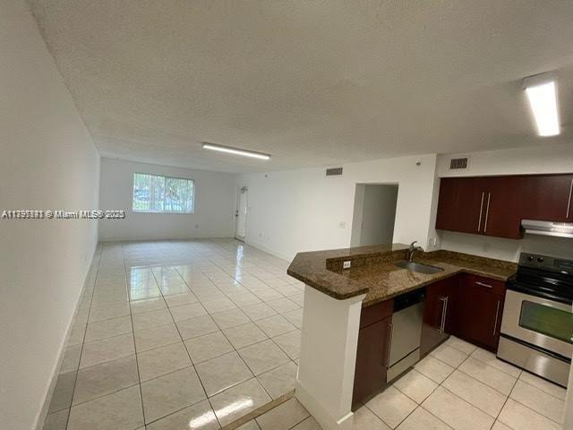 Building Photo - 761 N Pine Island Rd