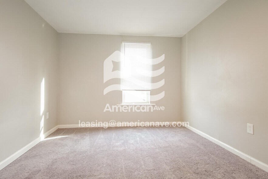 Building Photo - 557 Pennsylvania Ave