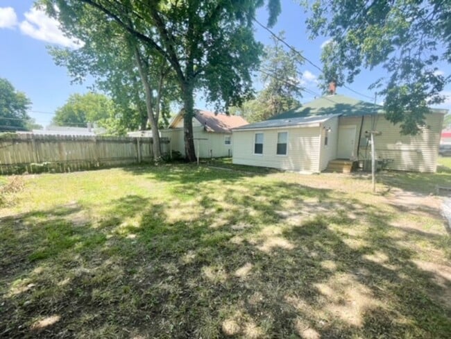 Building Photo - Italian Estates Property Management