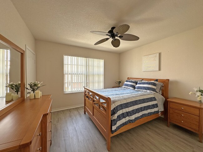 Building Photo - 160 SW Peacock Blvd