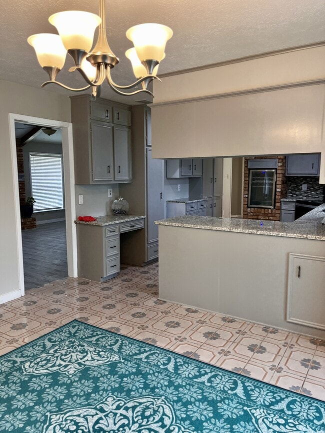 Building Photo - 1010 Holt St