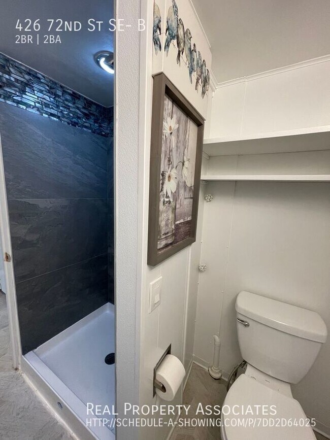 Building Photo - Beverly Lake 2 Bed, 1.5 Bath, Available NOW!