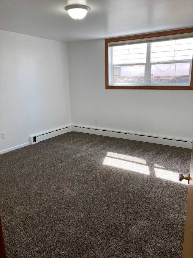 Building Photo - 4th Street Duplex