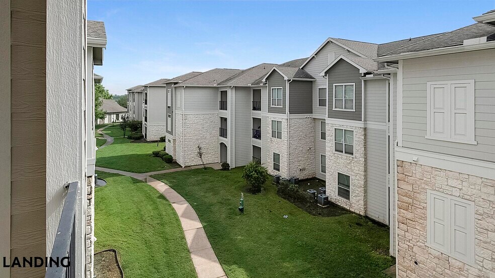 Building Photo - 15330 Liberty River Dr