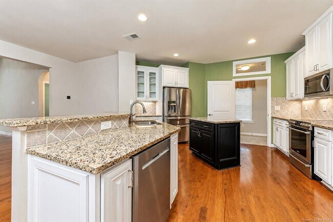 Building Photo - 4046 Coronation