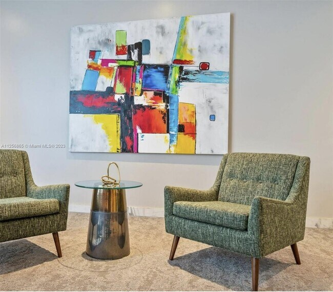 Building Photo - 9225 Collins Ave