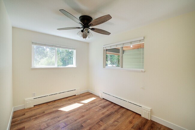 Building Photo - 3bd/2ba Issaquah House