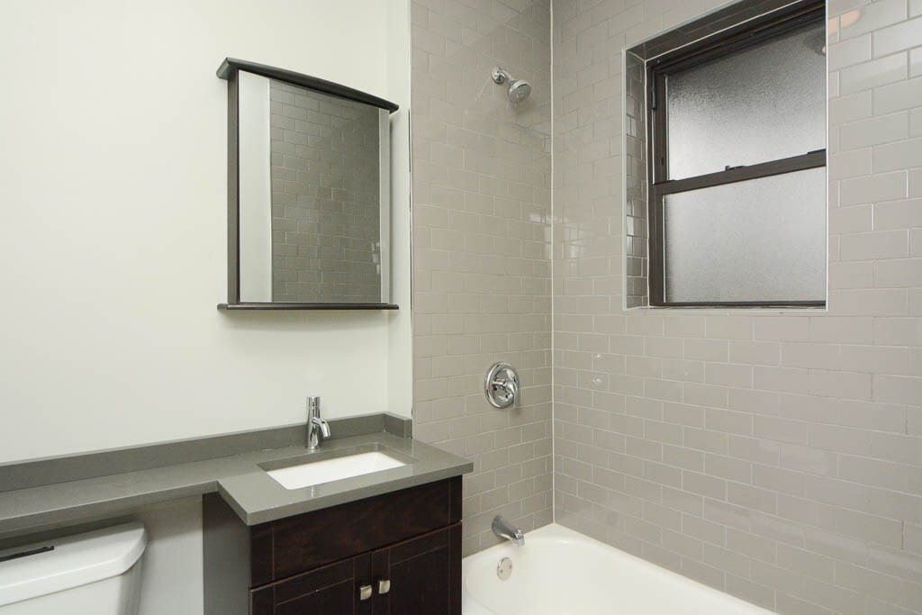 Building Photo - 4337 N Wolcott Ave