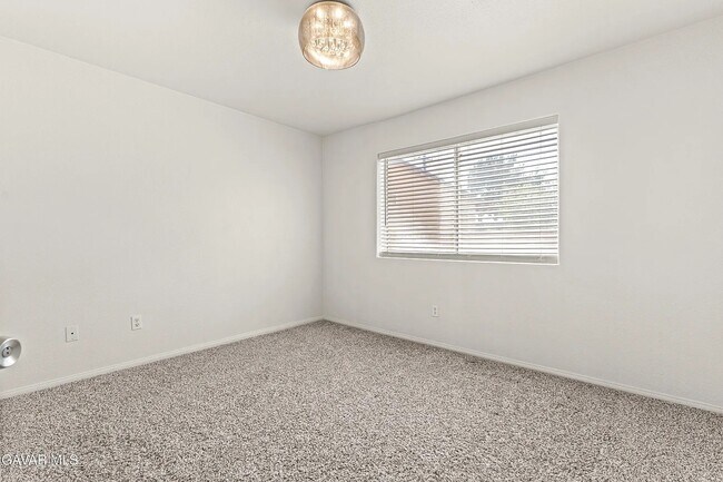 Building Photo - 6118 Quail Way